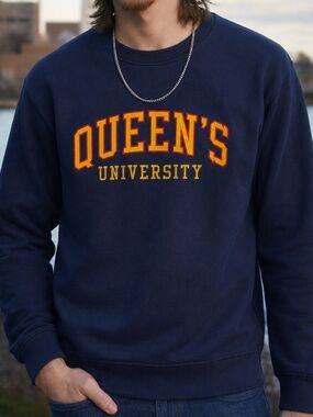 Queen’s University Blue Crewneck Sweatshirt Gold & Red Logo Size L